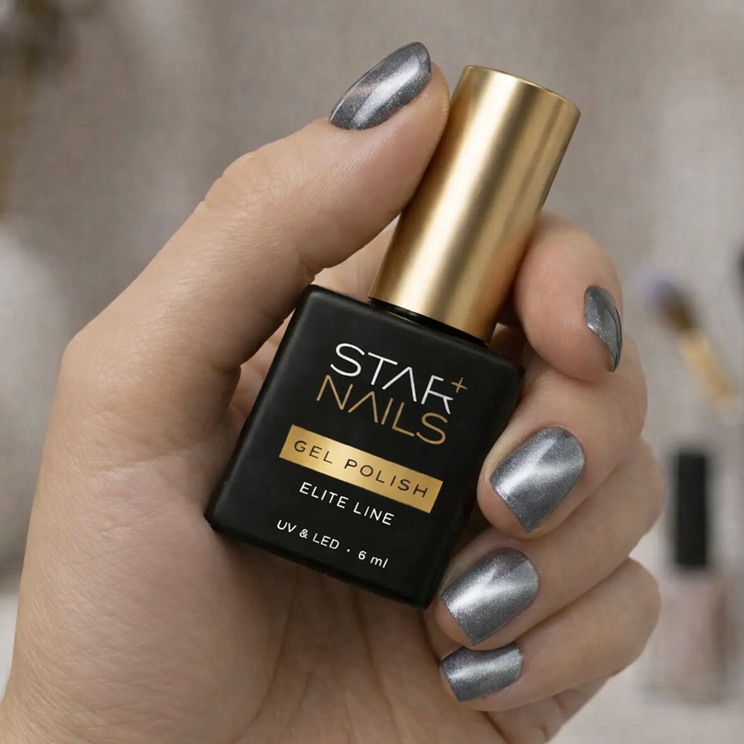 Doplnění gelových nehtů s Cat Eye efektem - kompletní návod od STARNAILS