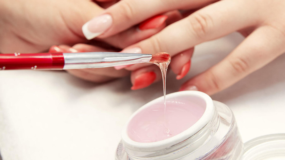 UV gely STARNAILS - osvědčená volba pro pevné gelové nehty