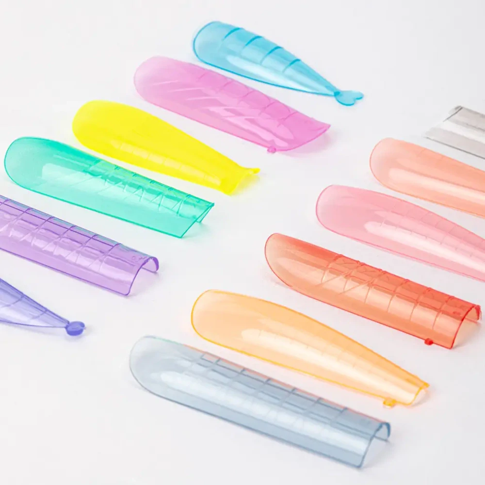 Duální formy Multicolor – použití při modeláži nehtů